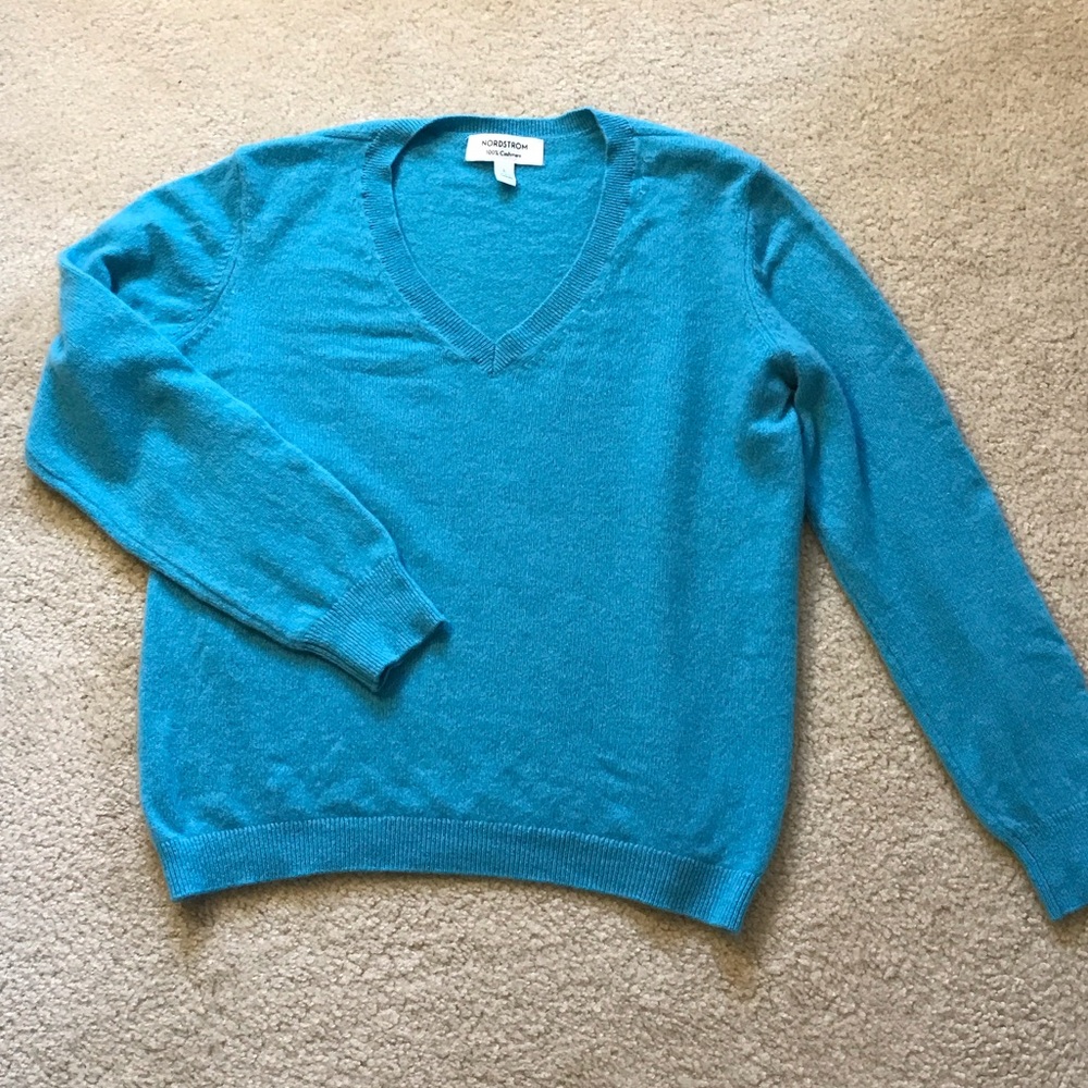 Cashmere V neck